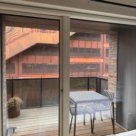 Exclusive Waterfront Luxury Appartement *