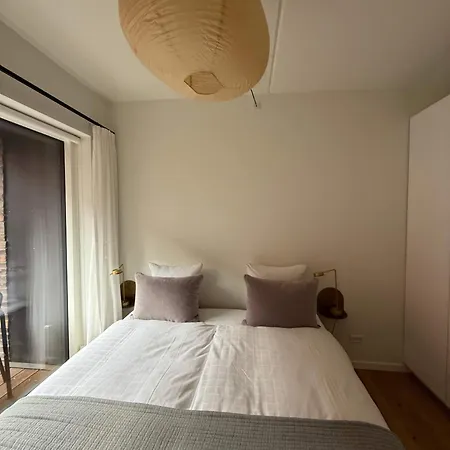 Exclusive Waterfront Luxury Appartement *