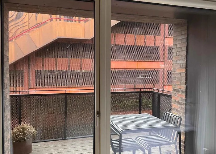 Exclusive Waterfront Luxury 아파트 *